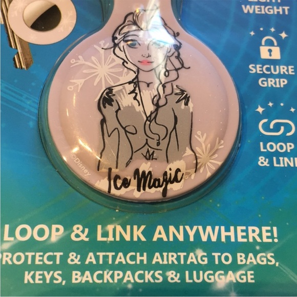 Disney Frozen Ice Magic Elsa Air Tag Holder - Picture 3 of 5